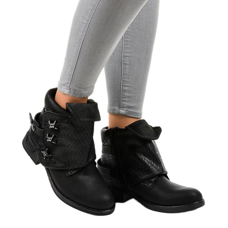 Botas negras aisladas A-203 marrón 1 Botas negras aisladas A-203 marrón 1