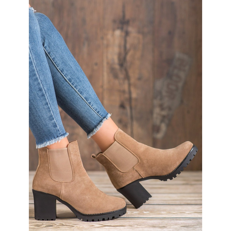 Queentina Botines chelsea en un bar marrón 1