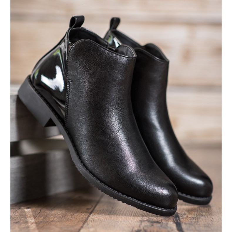 J. Star Botas de tacón plano negro 1