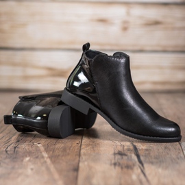 J. Star Botas de tacón plano negro 5