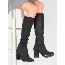 Wilady Botas de gamuza en un pilar negro 5