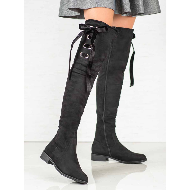 Ideal Shoes Botas mosqueteras con cinta negro 1