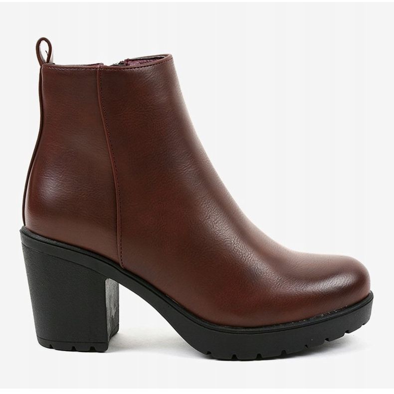 Botas burdeos en el poste BM172 rojo 2