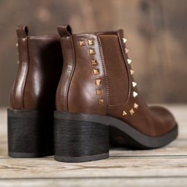 Top Shoes Botas con tachuelas marrón 1