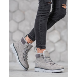 Goodin Tramperos en la plataforma gris 4
