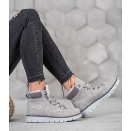 Goodin Tramperos en la plataforma gris 3