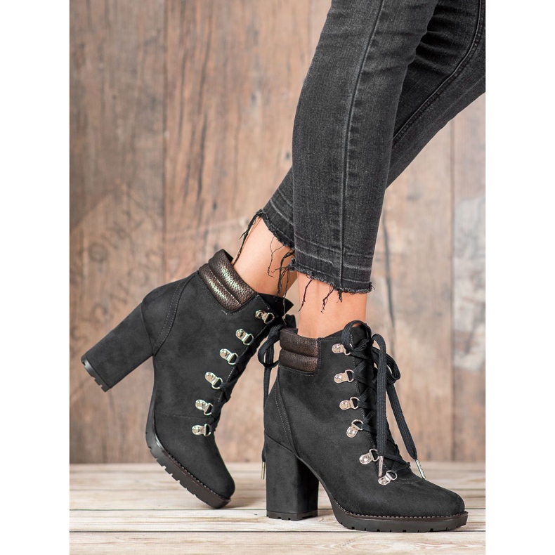 Sweet Shoes Botines con cordones en un poste negro 1