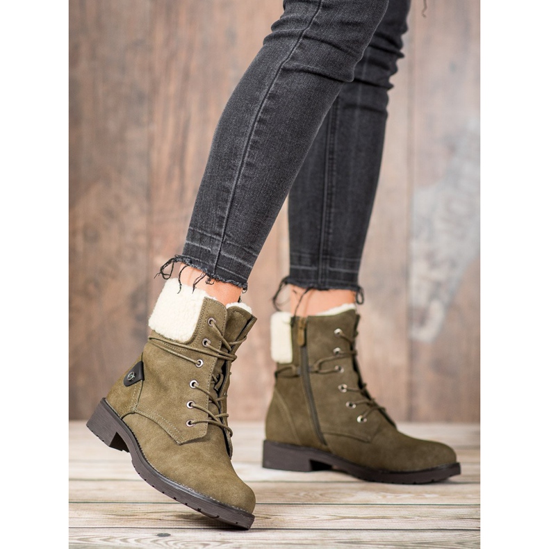 Kayla Tramperos con piel de oveja verde 1