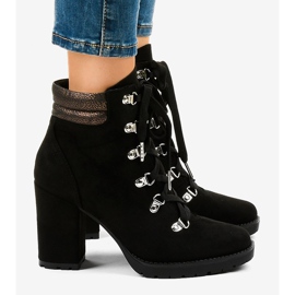 Botines trapper de ante negro en el poste 8992 3
