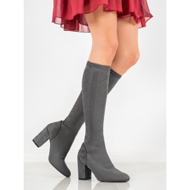 SHELOVET Botas caladas en un poste gris 2