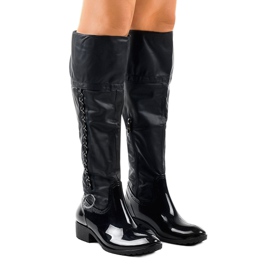 Botas azul marino con cadena A101 1 Botas azul marino con cadena A101 1