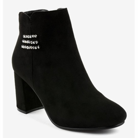 Botas negras aisladas en el poste 7505-GA negro 1