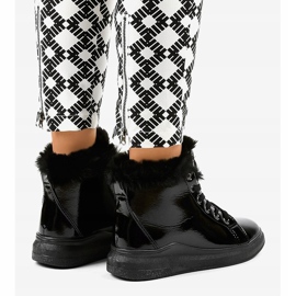Zapatillas cálidas lacadas en negro TL135-6 4