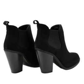 Botines de ante negro en el poste H305 2