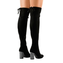 Botas de ante negro en el poste 0-235 2