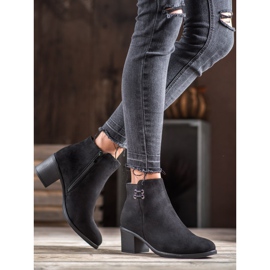 Clowse Botines negros en un poste 1