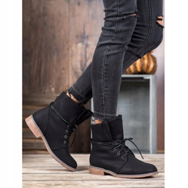 Queentina Tramperos con estilo negro 1