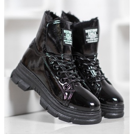 Bella Paris Deportivas lacadas en ecopiel negro 5