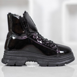 Bella Paris Deportivas lacadas en ecopiel negro 3