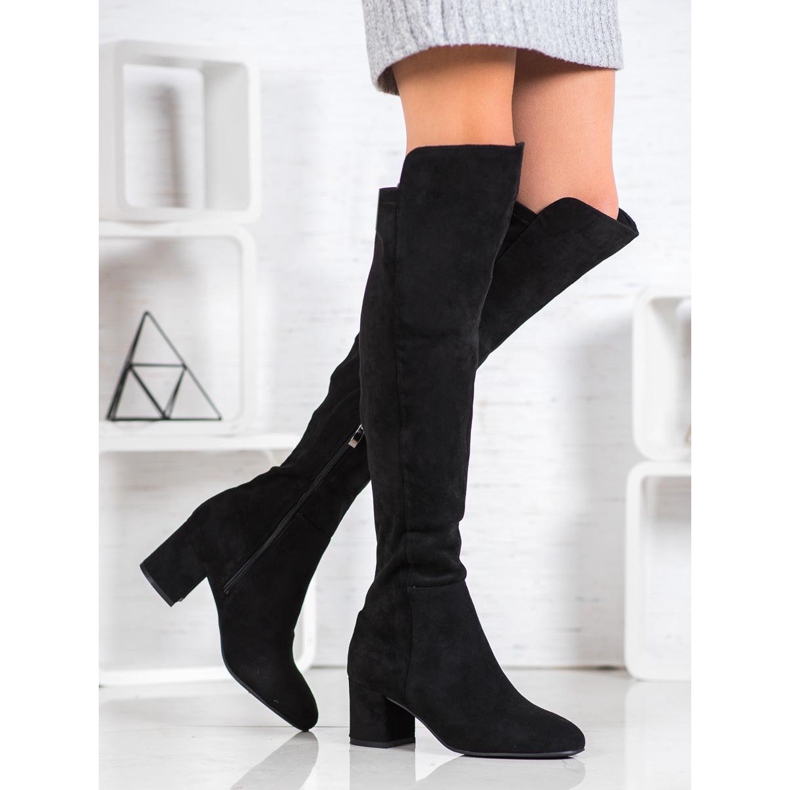 SHELOVET Botas en un pilar negro 1 SHELOVET Botas en un pilar negro 1