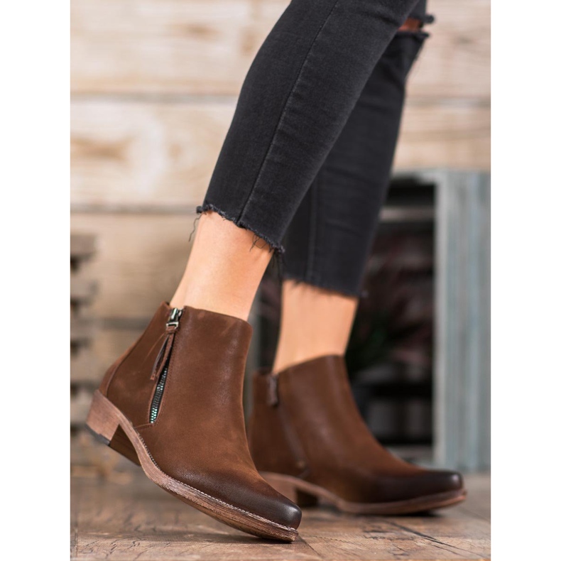 Kylie Vaqueras en el control deslizante marrón 1 Kylie Vaqueras en el control deslizante marrón 1