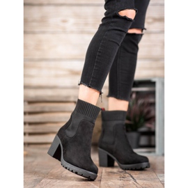 Erynn Botas Chelsea sin cordones en un poste negro 1 Erynn Botas Chelsea sin cordones en un poste negro 1