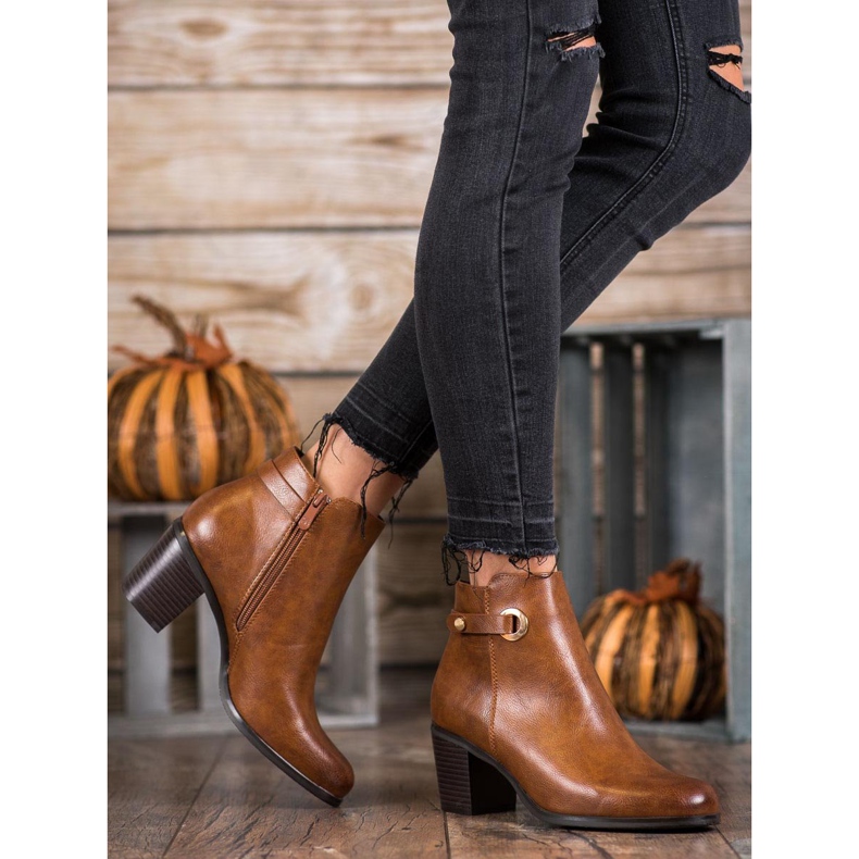 Ideal Shoes Botas clásicas de cuero ecológico marrón 1