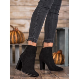 Ideal Shoes Botas clásicas en un poste negro 4