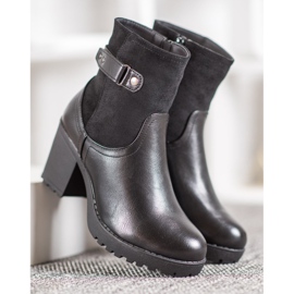 J. Star Botas calientes en el poste negro 2 J. Star Botas calientes en el poste negro 2