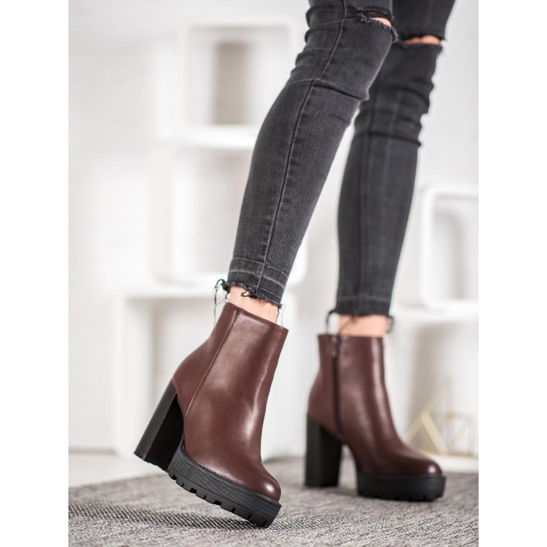 Small Swan Botas marrones en la plataforma marrón 2