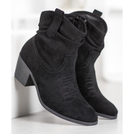 Super Mode Cómodas botas de vaquero en un poste negro 2 Super Mode Cómodas botas de vaquero en un poste negro 2