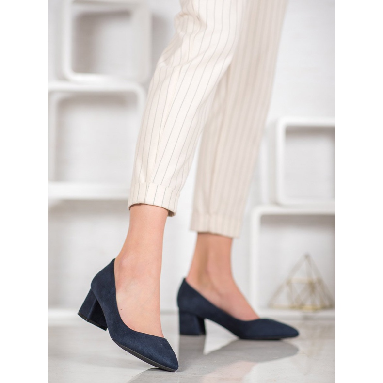 Fama Bombas en un pilar azul 1 Fama Bombas en un pilar azul 1