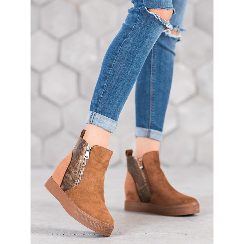 Bestelle Botas con estampado de serpiente marrón 1