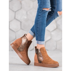 Bestelle Botas con estampado de serpiente marrón 5
