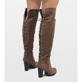 Botas con aislamiento de color topo en un puesto N503 gris 5