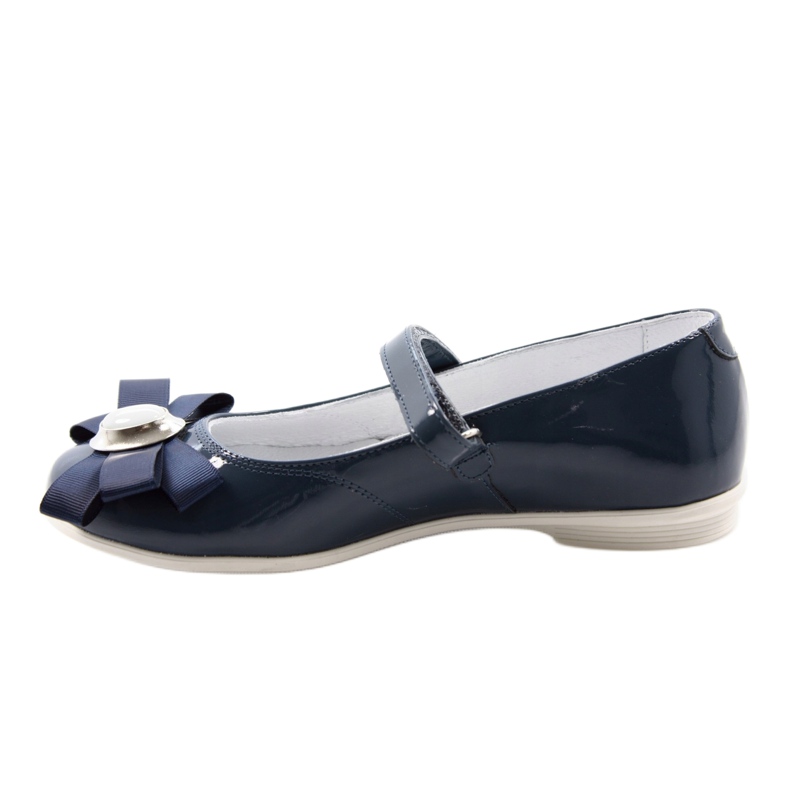 Ballerinas de cuero para niñas con un arco 45418 azul marino Bartek 2