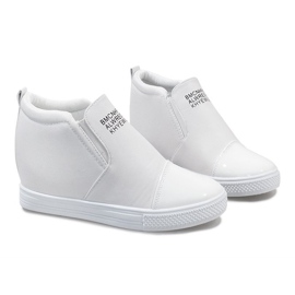 Zapatillas blancas en la cuña DD408-2 blanco 4