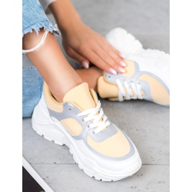 SHELOVET Zapatillas con estilo blanco amarillo 2 SHELOVET Zapatillas con estilo blanco amarillo 2