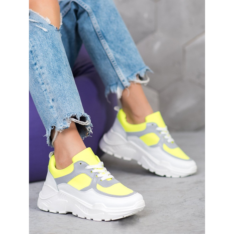 SHELOVET Zapatillas con estilo blanco amarillo 2