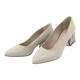 Kaniowski bombea un tacón decorativo 0205 beige 3