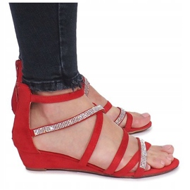 Sandalias rojas en un delicado tacón de cuña Gossamer rojo 2