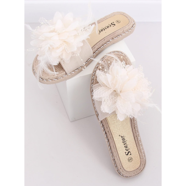 Zapatillas de mujer beige con plumas CK131P Beige 1