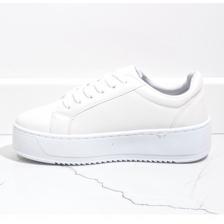 Zapatillas blancas en la plataforma 798 blanco 1