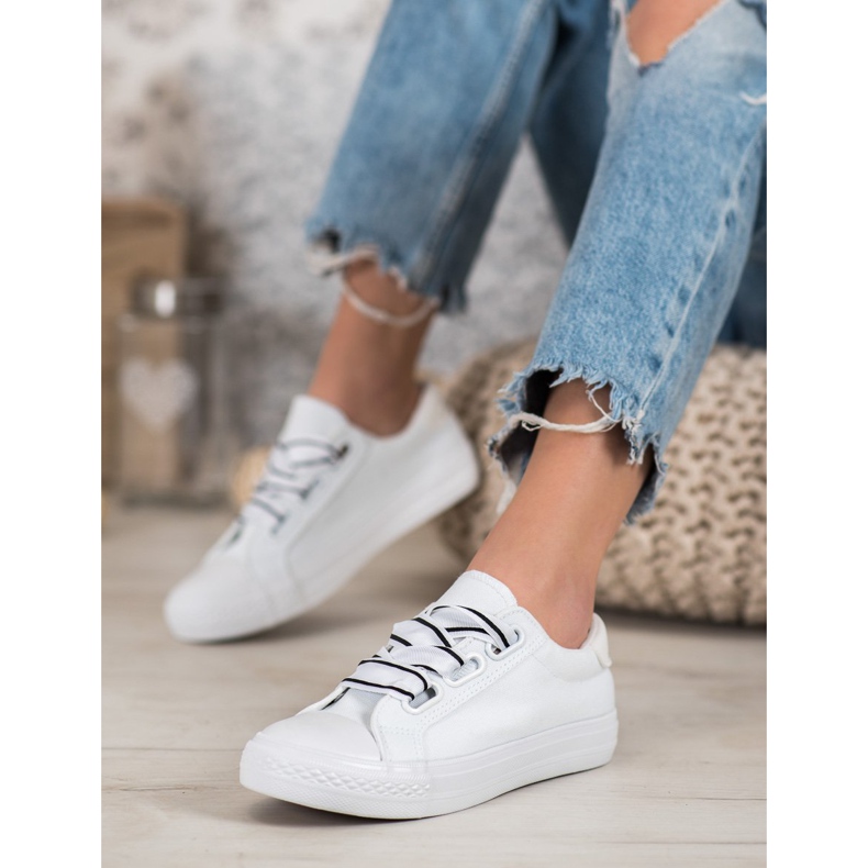 SHELOVET Cómodas zapatillas textiles blanco 1