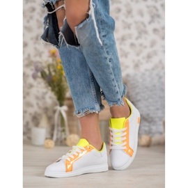 Ideal Shoes Zapatillas de deporte de moda con cuero ecológico blanco naranja 3