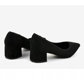 Zapatos de tacón de ante negro en el pilar L436 3