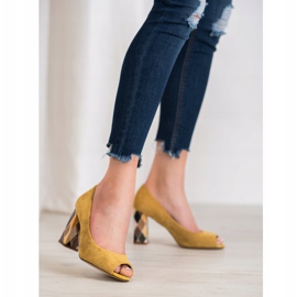 Sergio Leone Zapatos de salón con tacón estampado amarillo 5