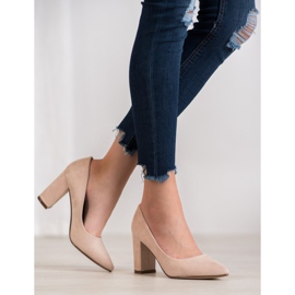 Ideal Shoes Bombas beige en tacones altos 3