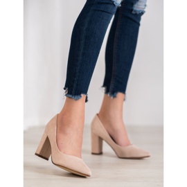Ideal Shoes Bombas beige en tacones altos 4