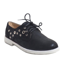 Zapato negro calado con tachuelas MB188-237 1